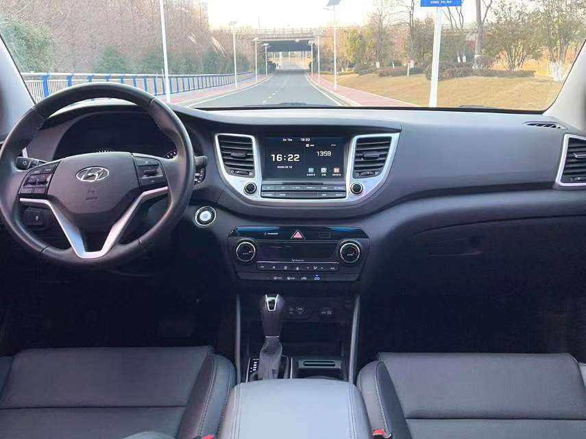 2015–2016 Hyundai Tucson 1.6T GLS 2WD Smart Trim (Used) – Ample stock, ready for immediate shipment.