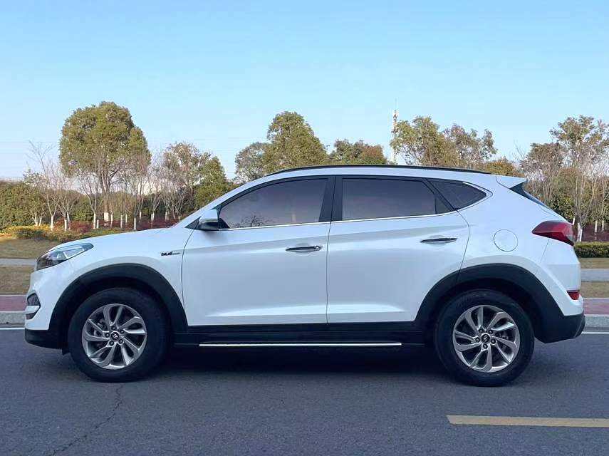 2015–2016 Hyundai Tucson 1.6T GLS 2WD Smart Trim (Used) – Ample stock, ready for immediate shipment.